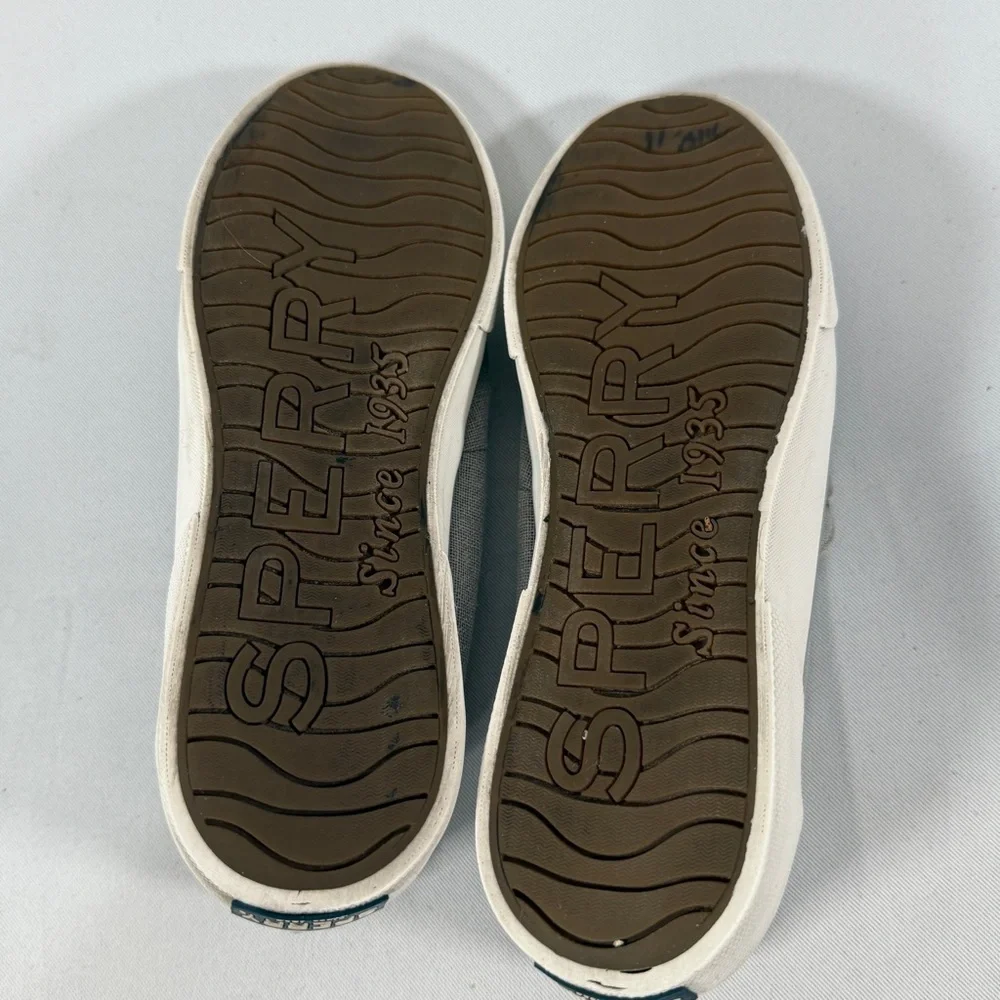 Sperry Women's Gray, sparkling Boat Shoes, size 6 women’s, super cute!!